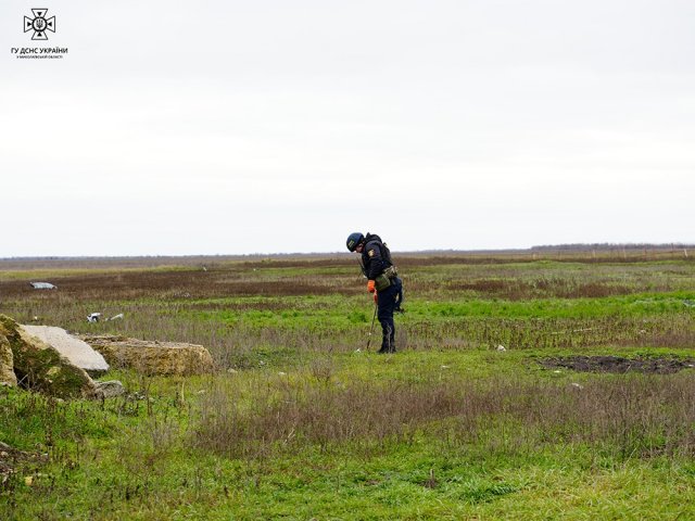 У деяких населених пунктах Херсонщині досі проводять розмінування — кореспондент 