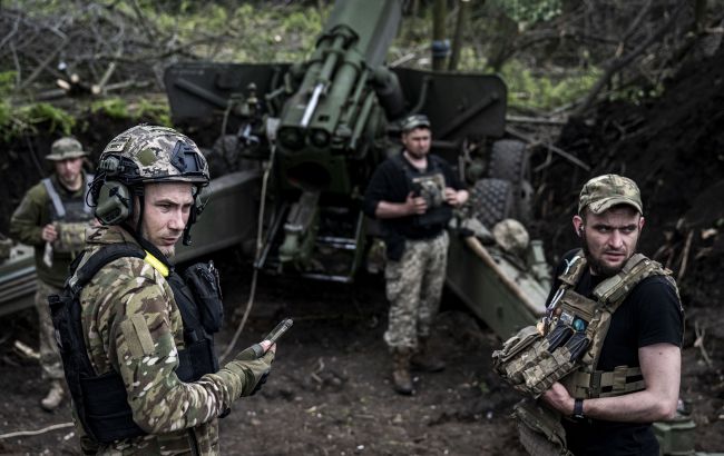 ЗСУ ліквідували понад 300 росіян та знищили 5 складів боєприпасів на Таврійському напрямку