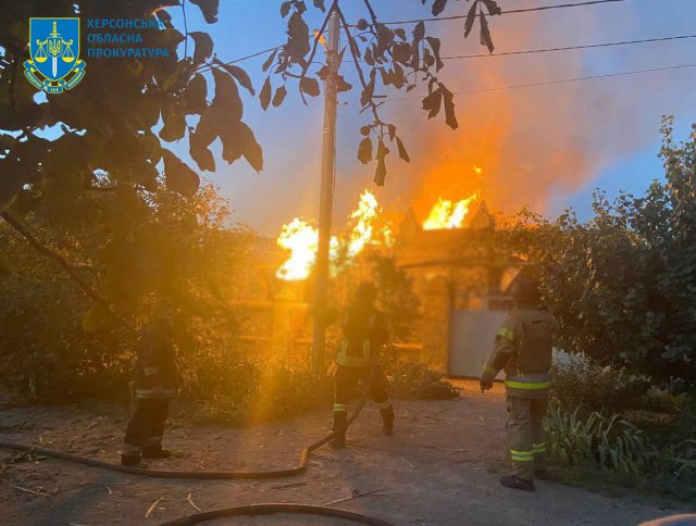 Російські війська обстріляли Херсон: загинув чоловік, є поранені