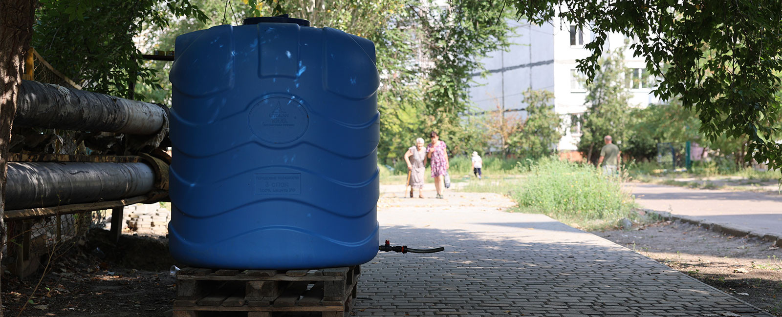 У Херсоні в Корабельному мікрорайоні встановили 17 баків для води