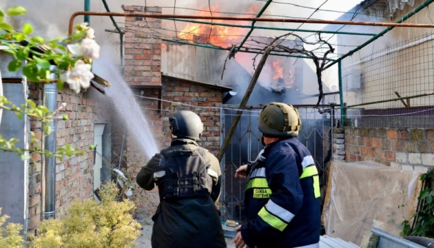 У Херсоні загасили пожежі, які спалахнули через російський обстріл