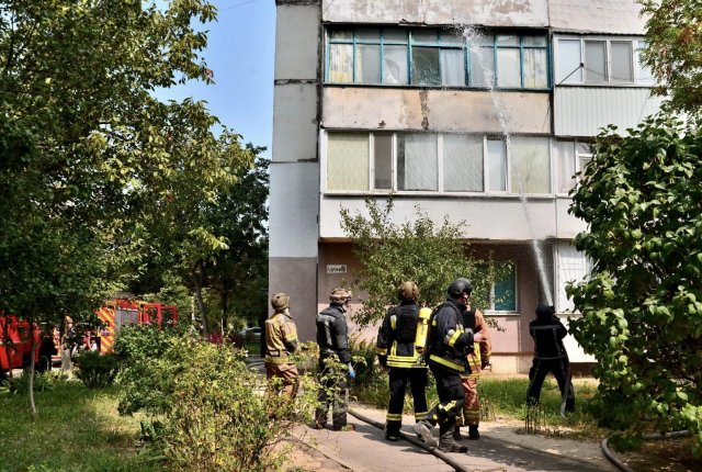 В Херсоні вогнеборці врятували від загорання квартиру в багатоквартирному будинку