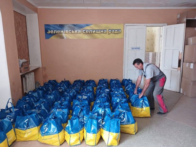 250 родин з дітьми Зеленівського старостинського округу отримали продуктові набори від благодійників