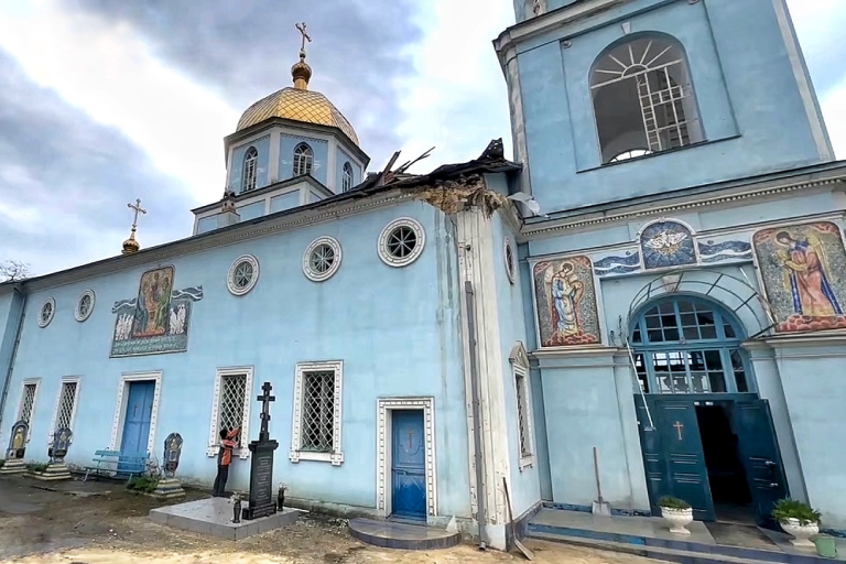 Росіяни обстріляли храм Різдва Богородиці в Херсоні під час недільного богослужіння