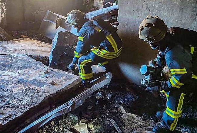 У Херсоні рятувальникам з багатоповерхівки вдалося врятувати майже 30 людей