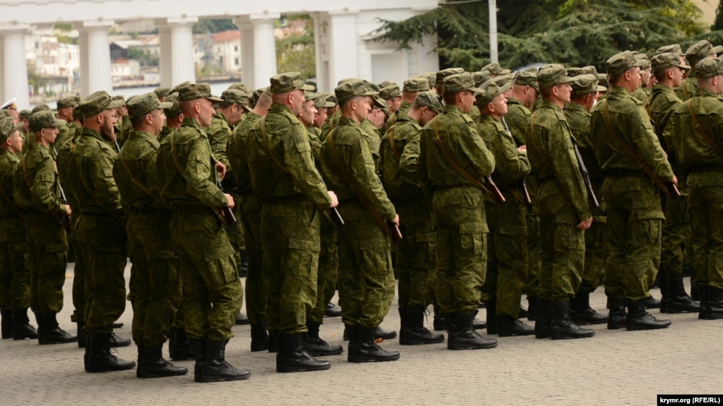 «Уже роздають повістки»: як Росія мобілізує українських громадян на окупованих територіях