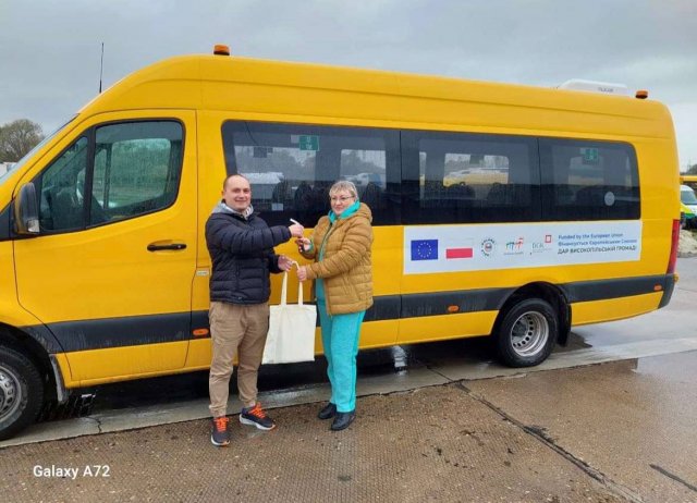 Школярі Високопілля отримали новенький автобус