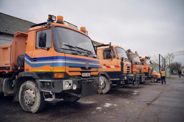 Важку техніку отримали громади Бериславського району