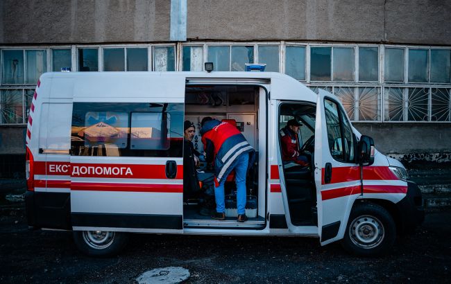 Приїхали на виклик. Медики потрапили під повторний удар окупантів у передмісті Херсона