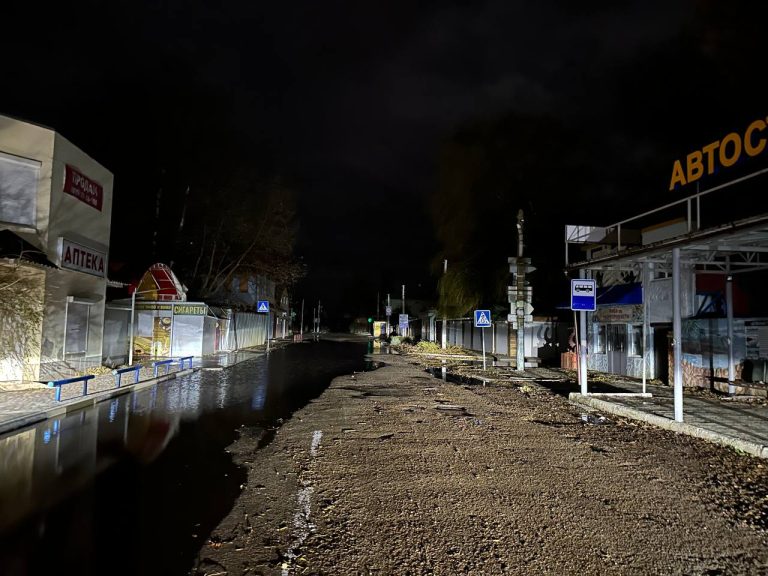 У Залізному Порту на Херсонщині вже третю добу немає світла та зв’язку