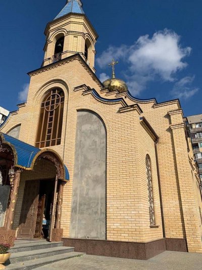 Сьогодні російські терористи нещадно обстріляли церкву в Херсоні (фото)