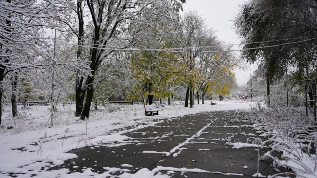 Наслідки негоди на Херсонщині: на правобережжі відновлюють електропостачання