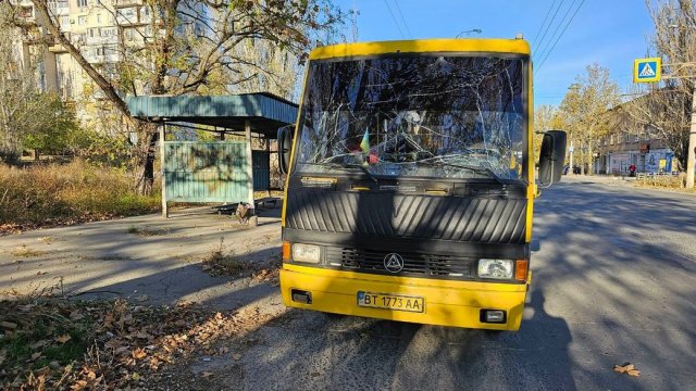 Одна з поранених у маршрутці під час обстрілу Херсона перебуває у важкому стані