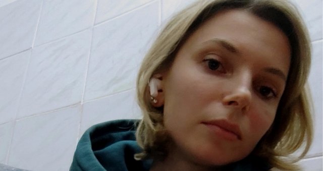 «Такого гучного вибуху я досі не чула»: під обстріл вокзалу у Херсоні потрапила відома журналістка Марічка Паплаускайте