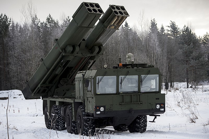 Український HIMARS знищив три РСЗВ “Ураган”, якими окупанти обстрілювали Херсон та Кринки (Відео)