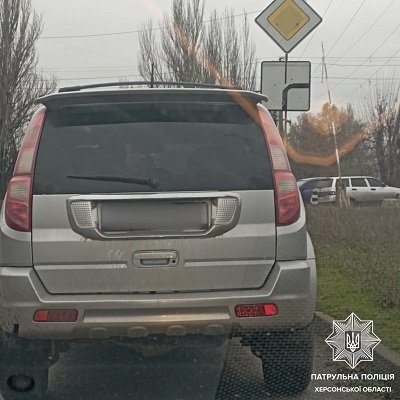 Херсонські патрульні продовжують виявляти автомобілі, які перебувають в розшуку