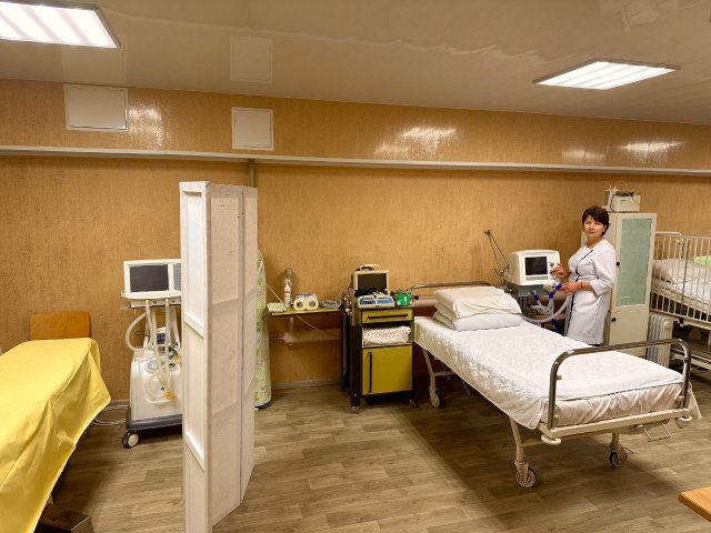 У медичних закладах Херсонщини продовжують відновлювати та облаштовувати палати й операційні