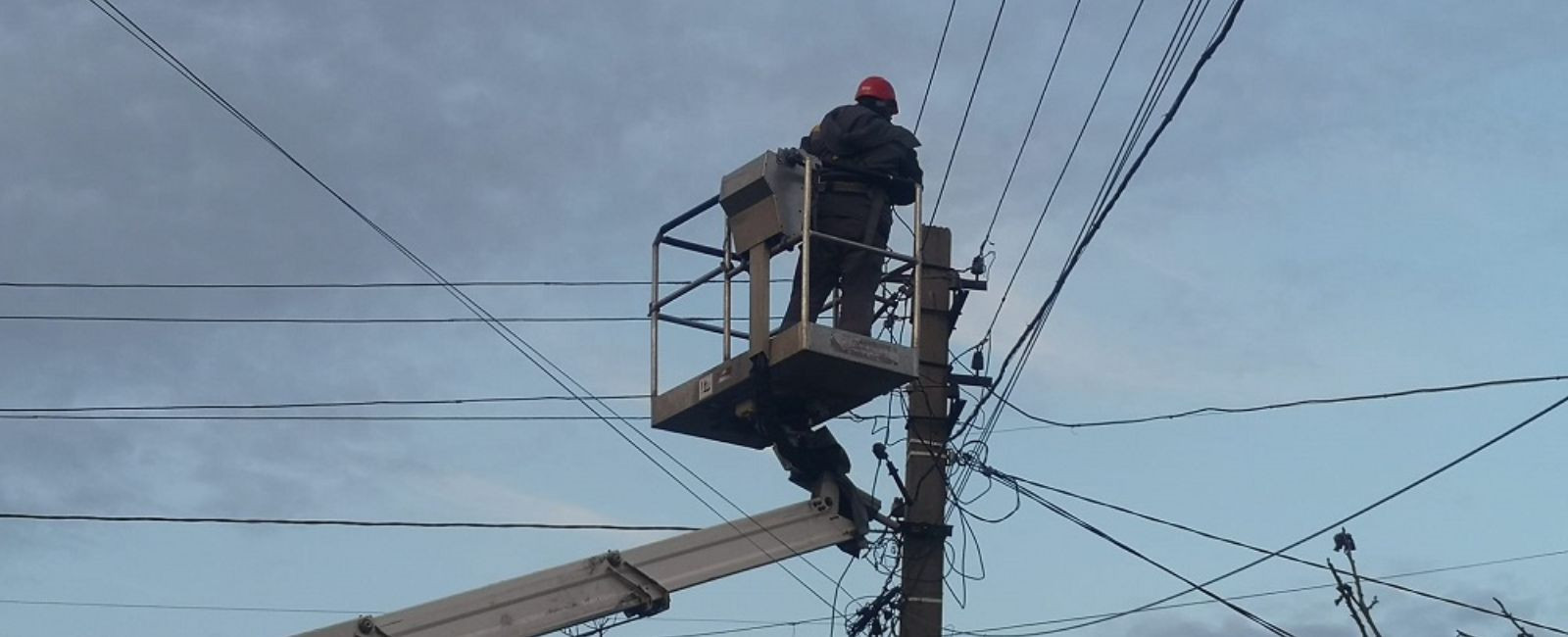 Скільком абонентам у Херсоні дали світло: Міненерго озвучило цифру