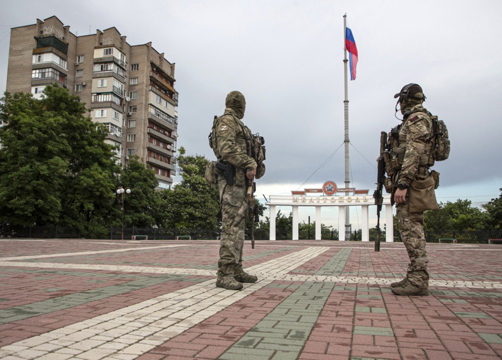 ОКУПОВАНІ. Як Росія «віджимає» бізнес і руйнує економіку захоплених українських територій