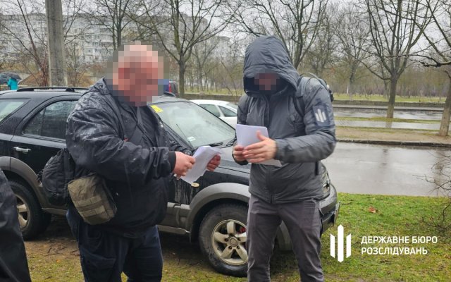 На Херсонщині ДБР викрило посадовців військової служби правопорядку, які вимагали хабарі з військовослужбовців