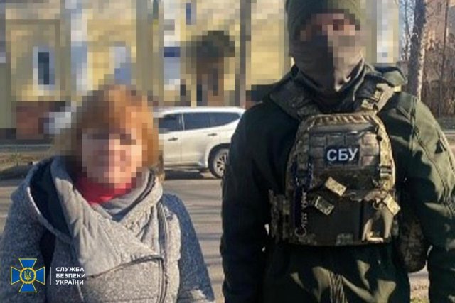 СБУ затримала ще двох колаборанток з Херсонщини: одна з них ховалась у київському хостелі