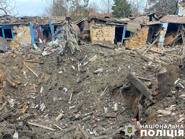 На Херсонщині внаслідок російських атак поранені троє мирних жителів, пошкоджені медичний та навчальний заклади