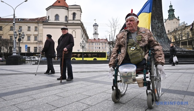 Відомий волонтер дядя Гріша збиратиме кошти на дрони для ЗСУ у Львові