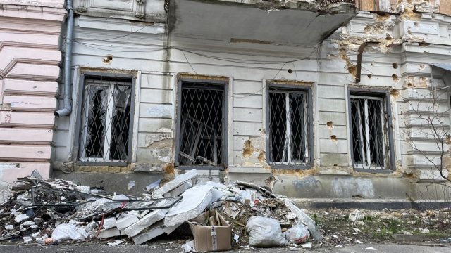 Російські військові з дрона скинули вибухівку на Берислав Херсонської області: поранена медсестра