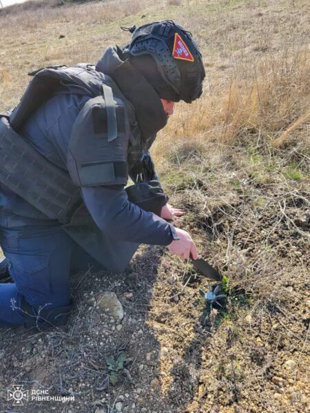 Сапери Рівненщини продовжують знищувати боєприпаси на Херсонщині