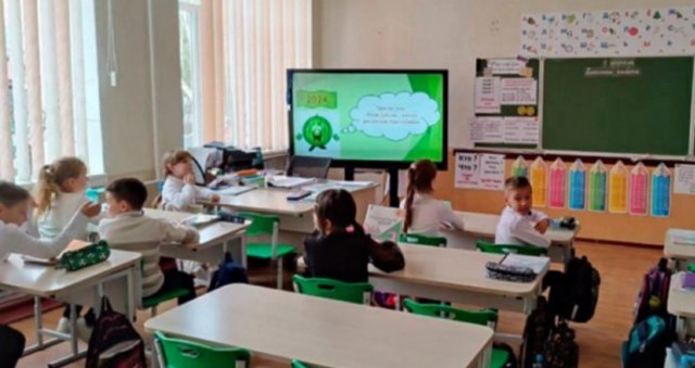 В окупованому Генічеську для нав'язування дітям російської ідентичності окупанти видумали персонажа – «Колю Арбузова»