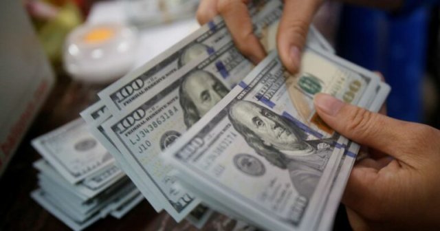 Курс долара перевищить 50 гривень: коли очікувати заявленої вартості валюти
