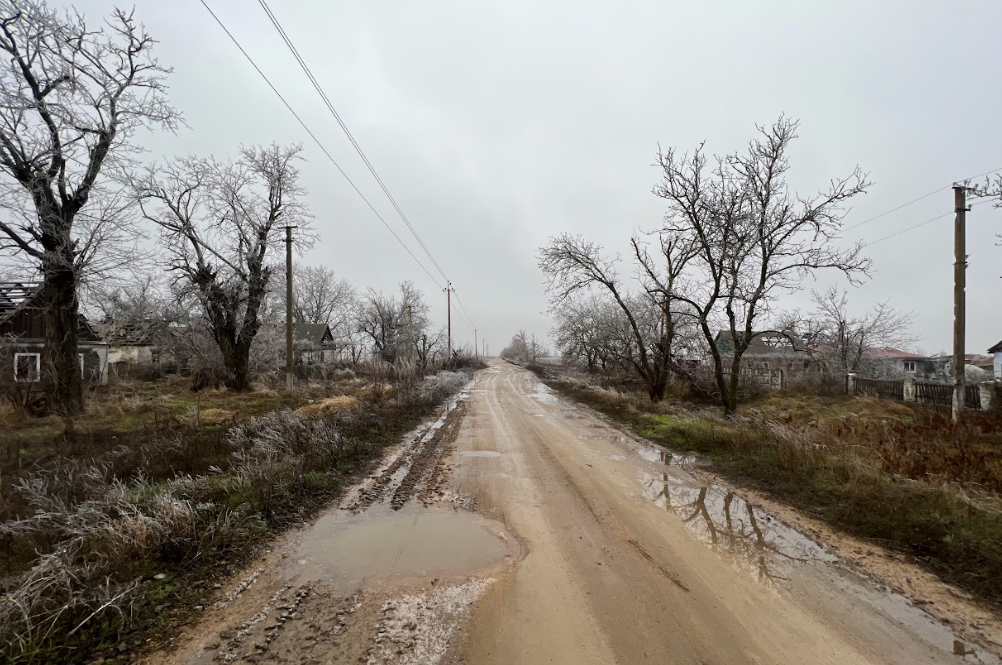 Вулиця в селі Петрівка, грудень 2023 року. Фото: Олег Батурін/ЦЖР