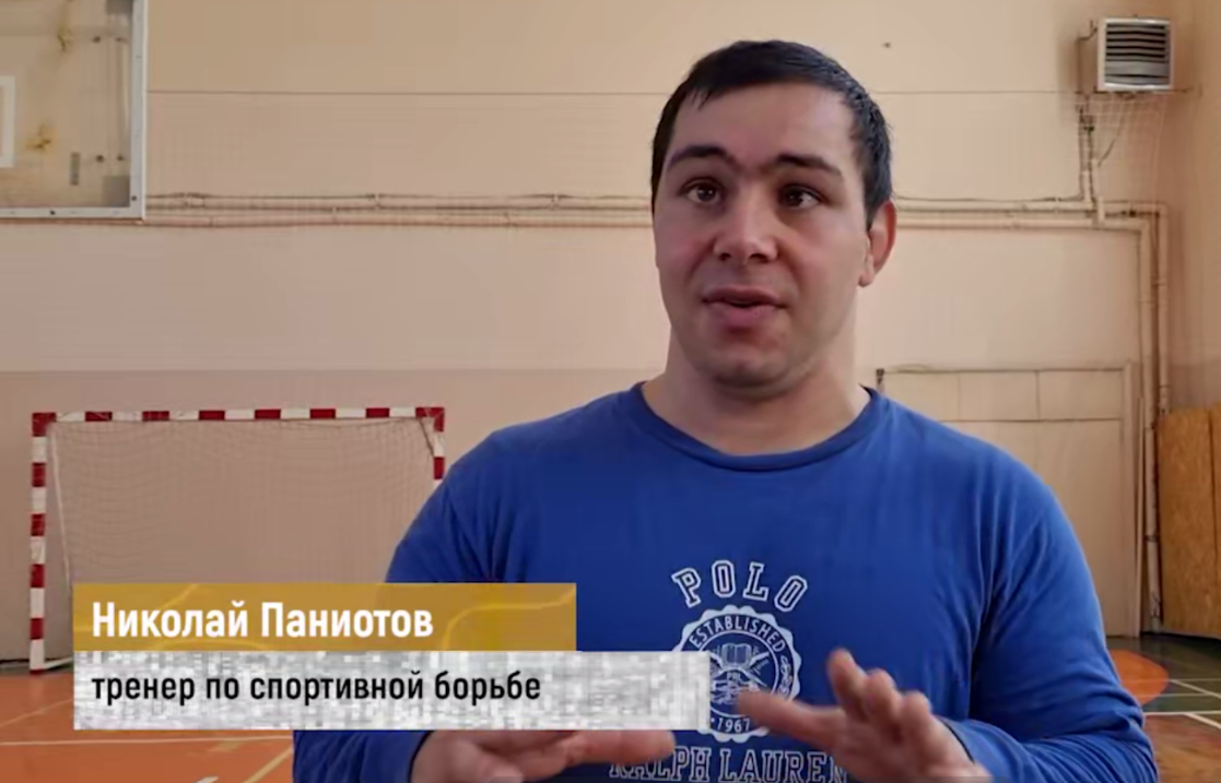 Миколі Паніотову з Херсона, який знімався у ворожій пропаганді і підтримував Росію в Телеграмі, суд заборонив працювати в органах влади