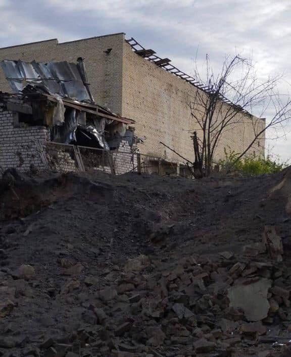 Армія РФ керованими авіабомбами вдарила по школі у Бериславі