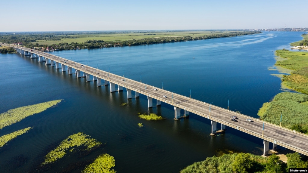 Українські традиції судноплавства Дніпром і Чорним морем