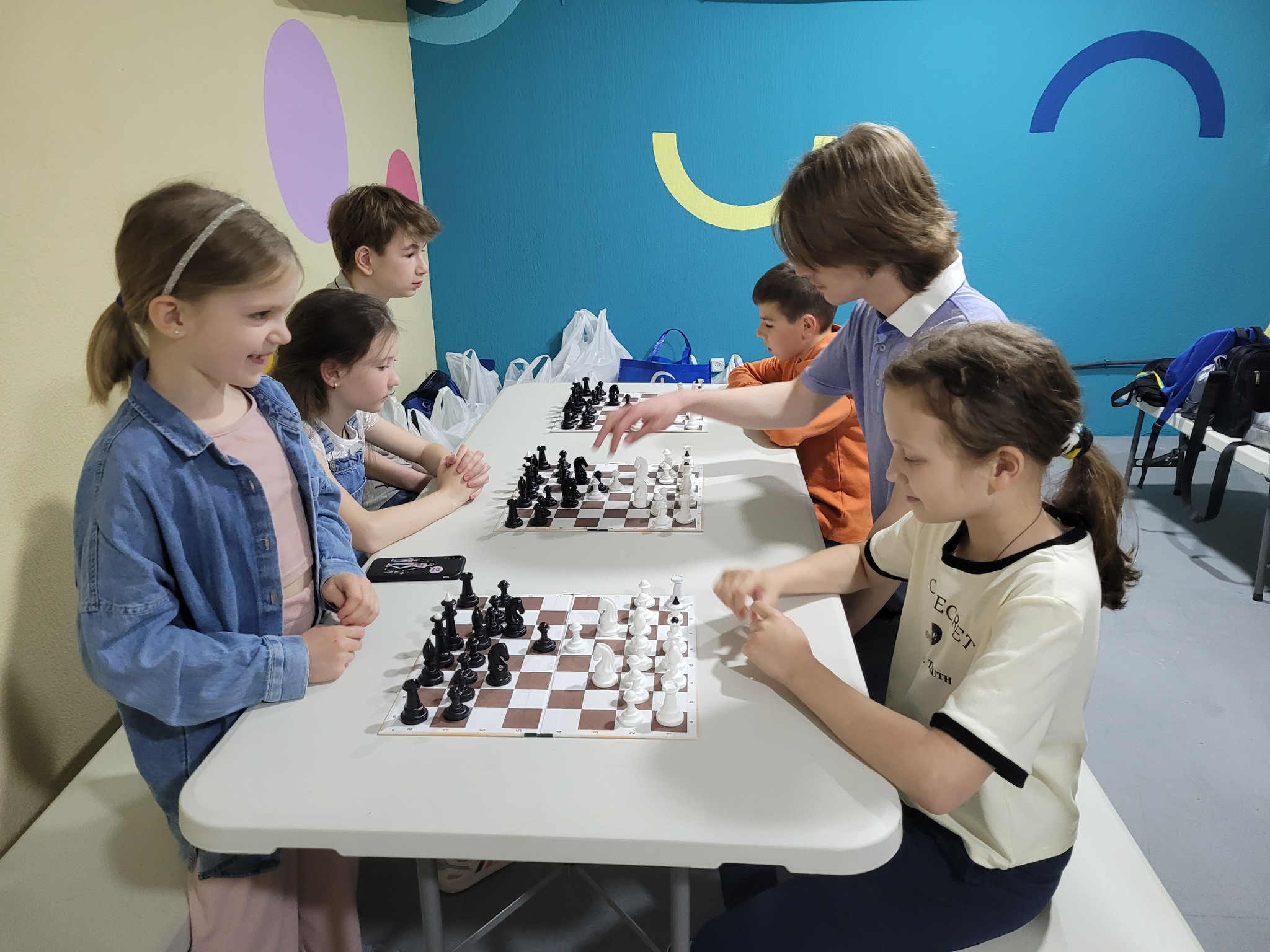 У Херсоні відбувся перший з початку повномасштабного вторгнення міський турнір з шахів серед юнаків і дівчат