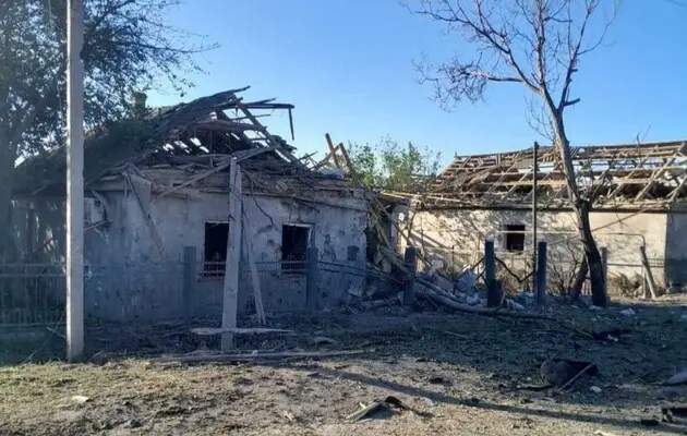 На Херсонщині внаслідок обстрілів РФ поранені п'ятеро людей, пошкоджено будинки та лінію електропередачі
