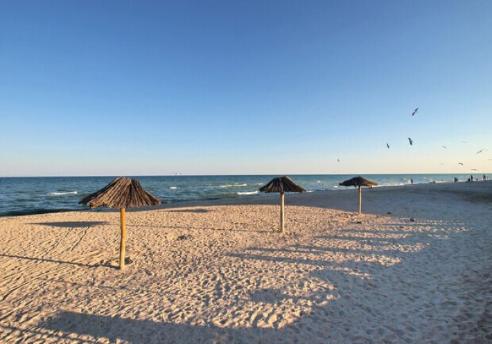 Росія будує “потьомкінські курорти” на окупованому Азовському узбережжі – Денис Катюха, голова ГО “Азовська гостинність”