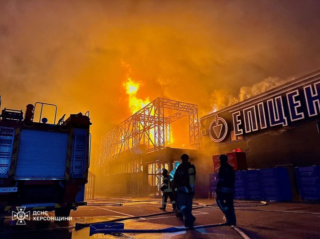 Ворог зруйнував ще один ТЦ Епіцентр в Херсоні