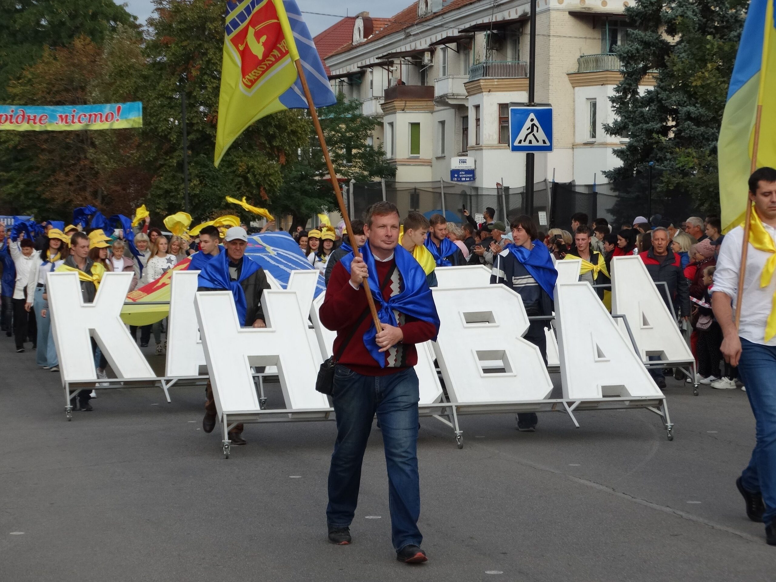 «Нам обіцяли підтримку і кинули напризволяще». Як і чому влада позбавила зарплати бюджетників з окупованої Херсонщини