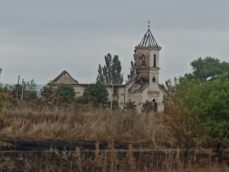 Росіяни зруйнували кірху Петра і Павла у Зміївці на Херсонщині