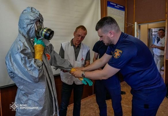 Волонтери організації «Лікарі без кордонів» провели навчання для рятувальників Херсонщини