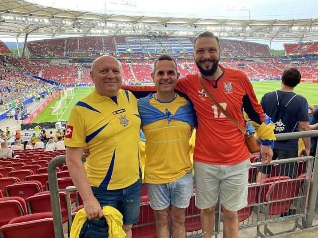 Євро-2024: жителі Херсонщини вболівають за українську збірну на стадіоні в Штутгарті