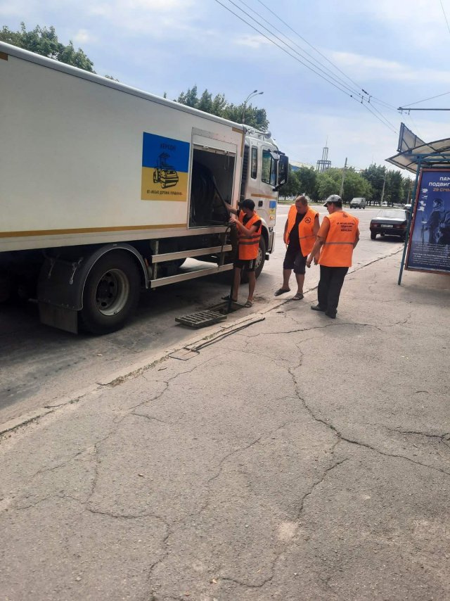 Працівники КП "Міське дорожнє управління" виконали низку ремонтних робіт на території міста