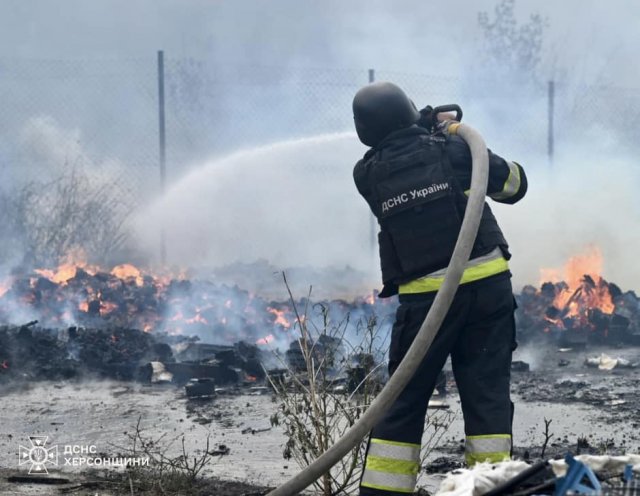 32 пожежі за добу через ворожі обстріли ліквідували рятувальники Херсонщини