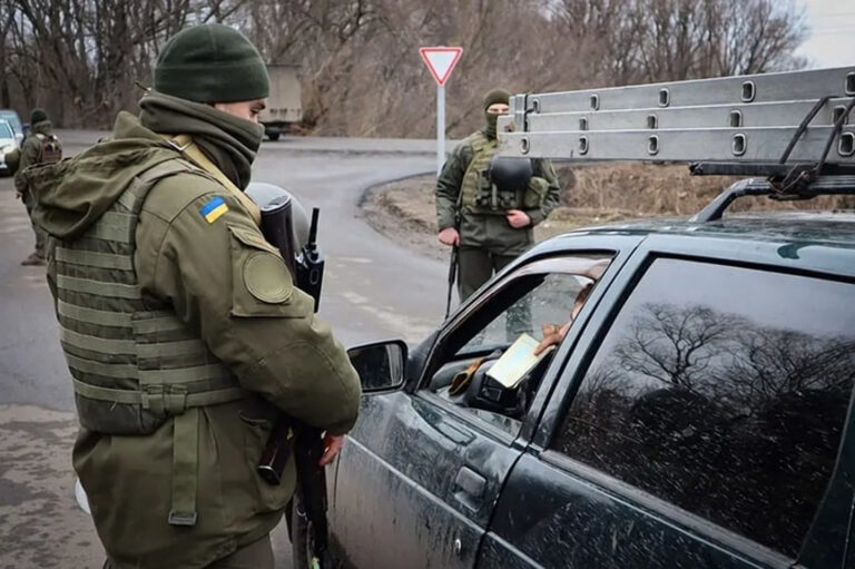 В Україні поліцейські почали примусово доставляти водіїв до ТЦК