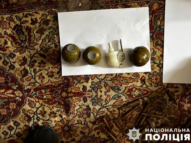 На Херсонщині поліцейські затримали «продавця» ручних бойових гранат