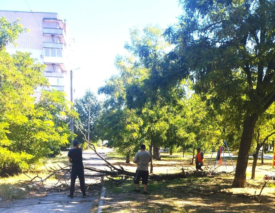 Постійно у Каховці працюють хібо що комунальники