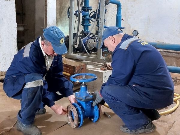 Працівники Херсонського водоканалу ліквідували 2 витоки на мережах водопостачання