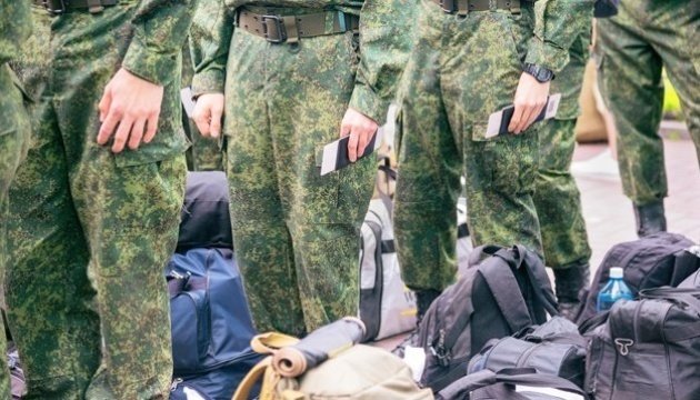 Окупанти пропагують мобілізацію у Криму та на ТОТ Херсонщини